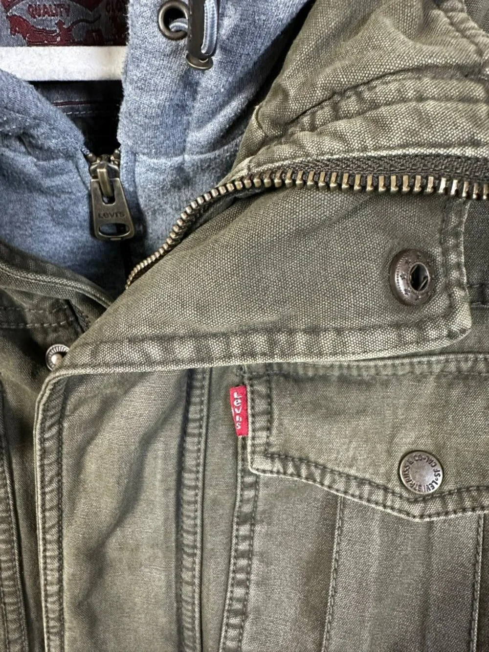 Levis that 23”